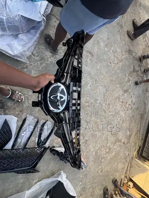 Camry Front Up Grille