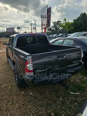 Toyota Tacoma 2015 Gray