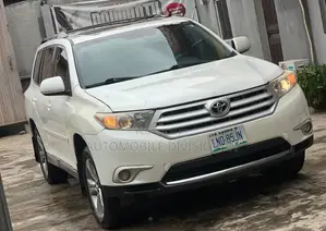 Toyota Highlander 3.5L 4WD 2013 White