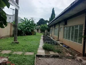 8bdrm Bungalow in Road, Adeniyi Jones for rent