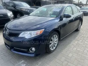 Toyota Camry XLE 4dr Sedan (2.5L 4cyl 6A) 2014 Blue
