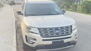 Ford Explorer XLT 4dr 4x4 (2.3L 4cyl 6A) 2017 Gold