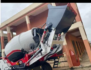 Self-Loading Mobile Concrete Mixer, Likely a 3.5m3 or 4m3 Capacity Mod