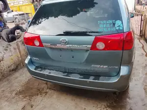 Toyota Sienna 2008 Blue