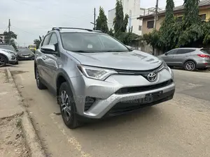 Toyota RAV4 LE AWD (2.5L 4cyl 6A) 2016 Gray