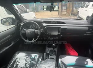 Toyota Hilux 2021 Black