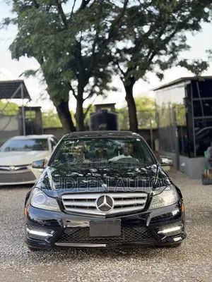 Mercedes-Benz C350 2014 Black