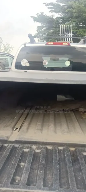 Nissan Frontier 2012 Silver