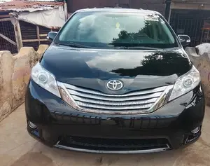 Toyota Sienna 2013 Black