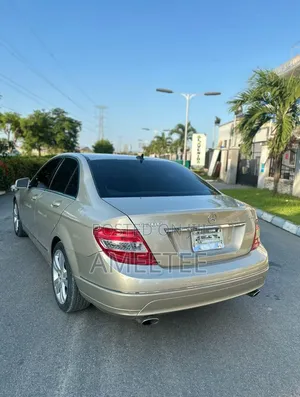Mercedes-Benz C300 2011 Gold