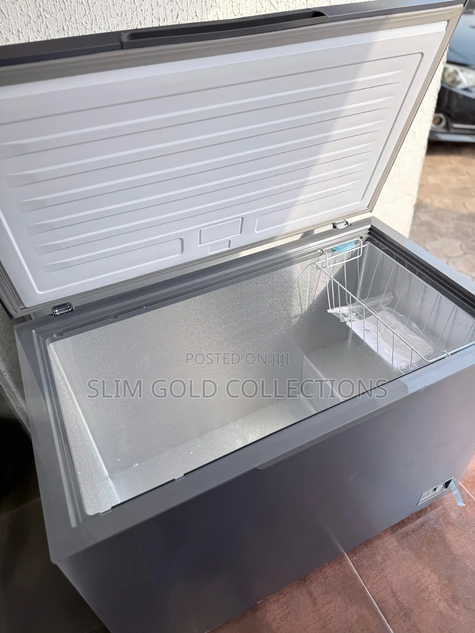 Solid-Top Compact Deep Chest Freezer (Dark Grey Edition)
