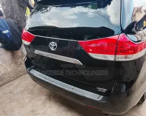 Toyota Sienna 2013 Black