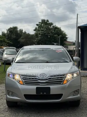 Toyota Venza LE 2012 Silver