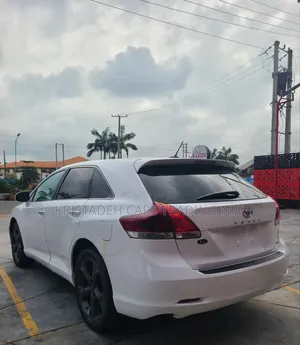 Toyota Venza AWD 2010 White