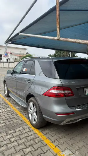 Mercedes-Benz M Class ML350 4dr SUV (3.5L 6cyl 7A) 2014 Gray