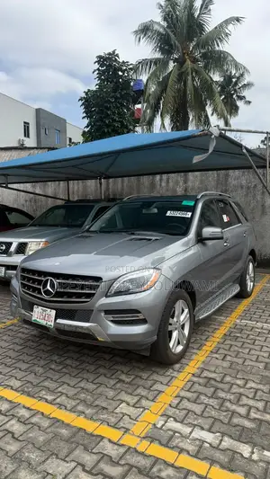 Mercedes-Benz M Class ML350 4dr SUV (3.5L 6cyl 7A) 2014 Gray