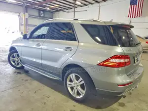 Mercedes-Benz M Class ML350 4dr SUV (3.5L 6cyl 7A) 2014 Gray