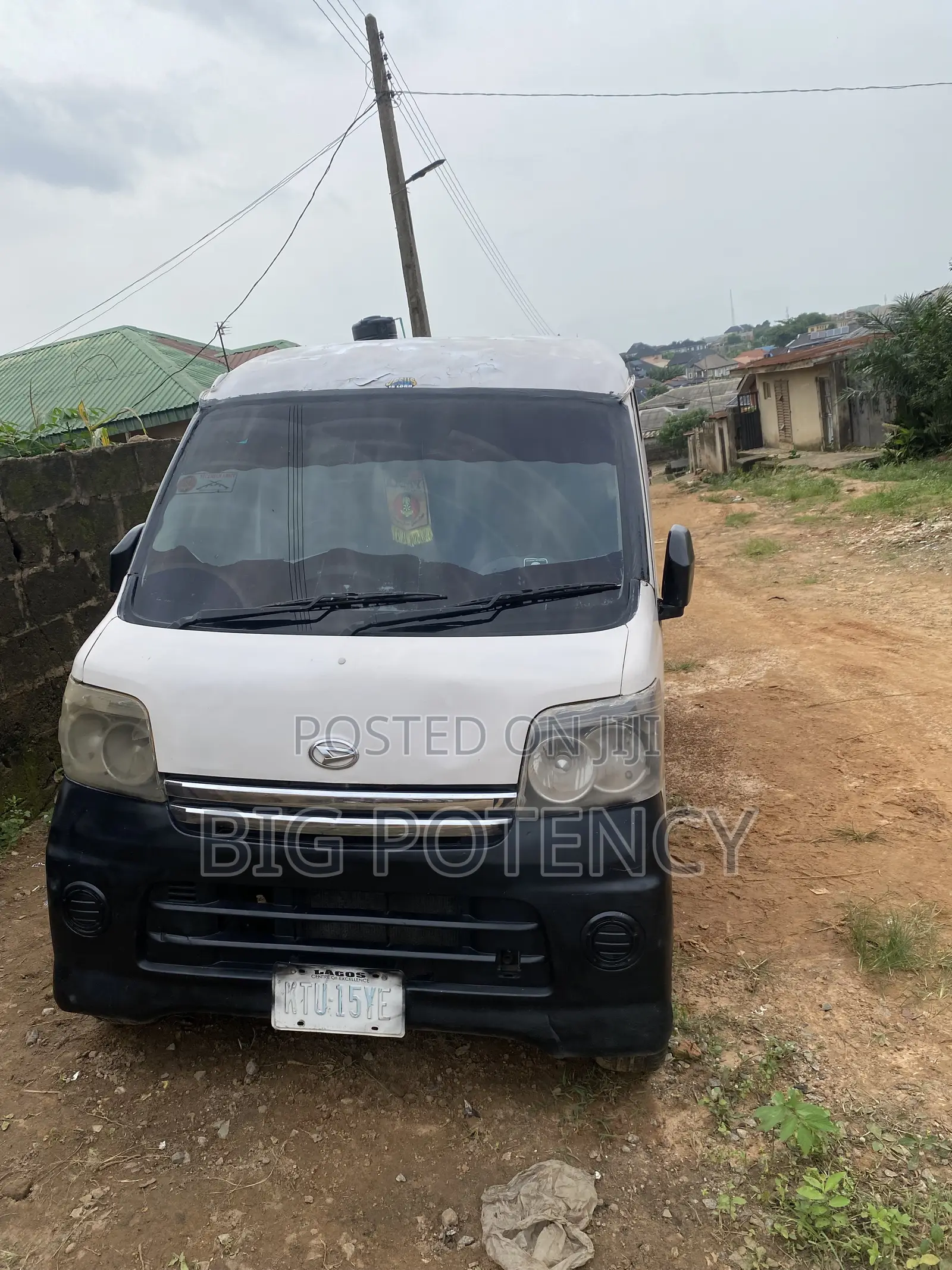 Daihatsu Hijet 2012 White
