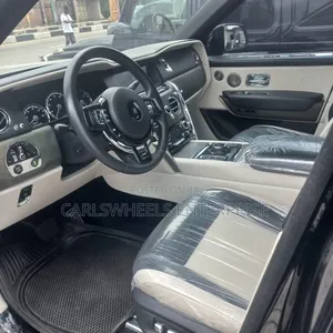 Rolls-Royce Cullinan Base 2020 Black