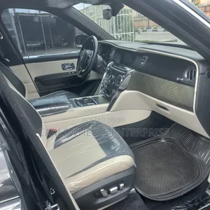 Rolls-Royce Cullinan Base 2020 Black