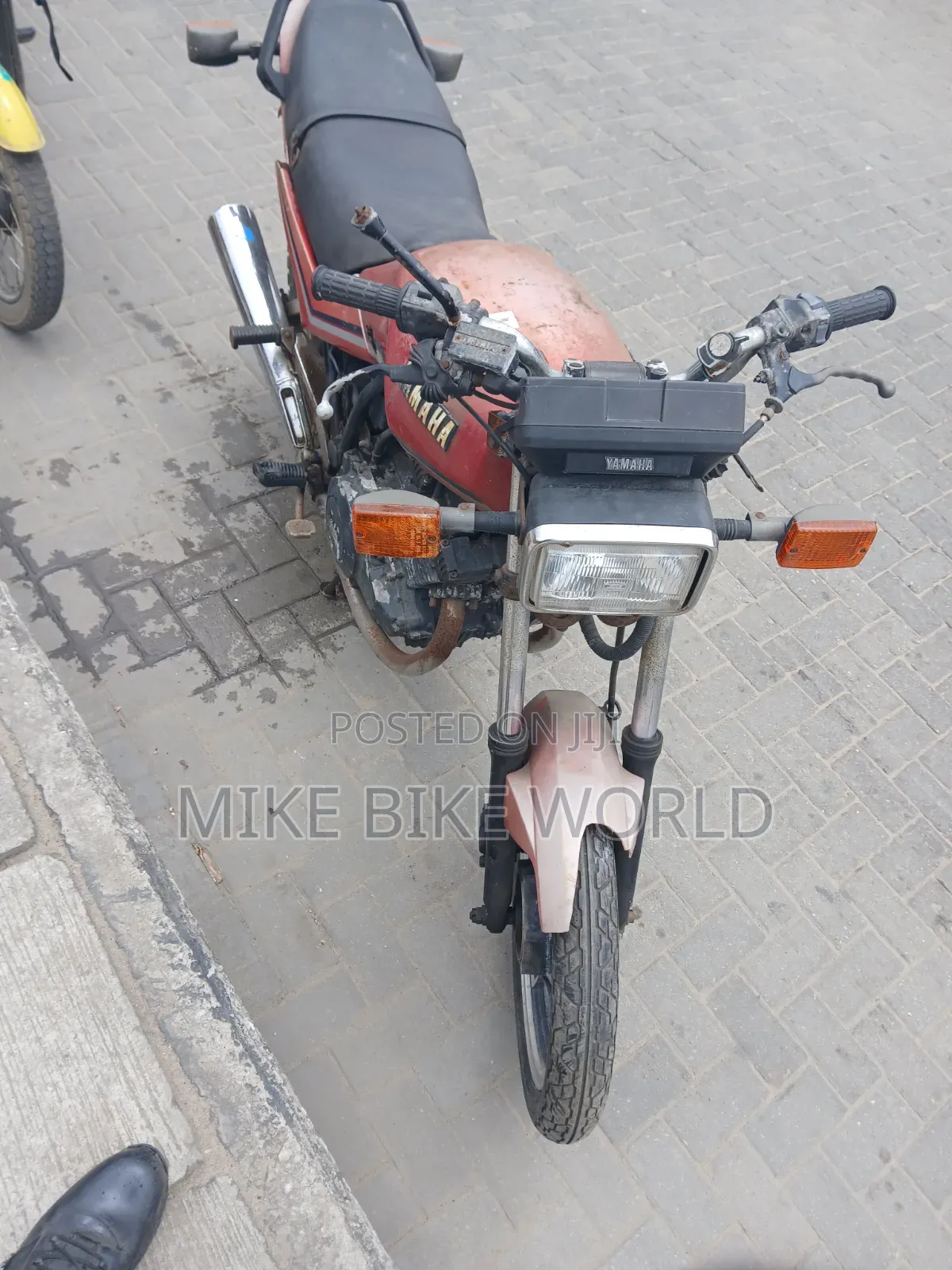 Yamaha 2000 Red