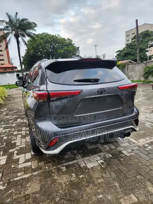 Toyota Highlander XSE 2022 Gray