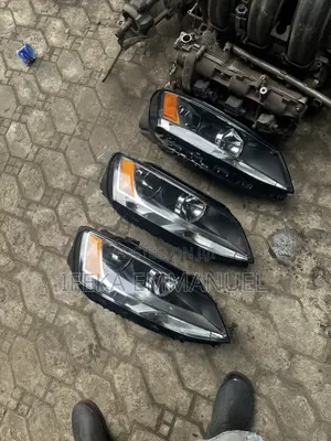 Headlights Volkswagen Jetta 6 Right Hands