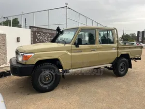 Toyota Land Cruiser 2023 Gold
