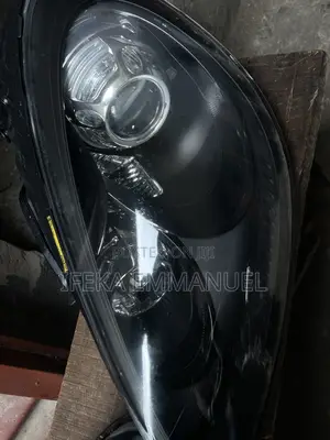 Headlights Porsche Cayenne 2013