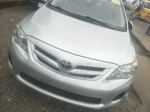 Toyota Corolla 2012 Silver