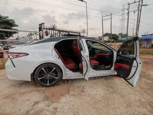 Toyota Camry 2018 White