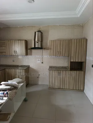 6bdrm Duplex in Idu Industrial for sale
