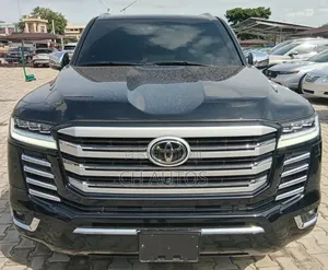 Toyota Land Cruiser LC300 2023 Matt Black