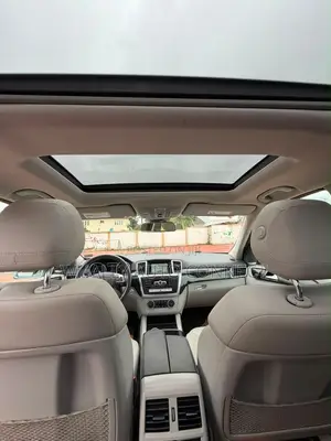 Mercedes-Benz M Class ML350 4dr SUV (3.5L 6cyl 7A) 2015 Blue