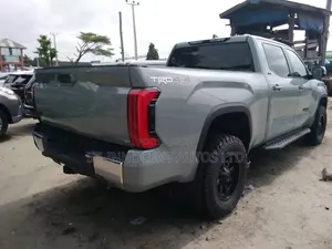 Toyota Tundra 2024 Gray