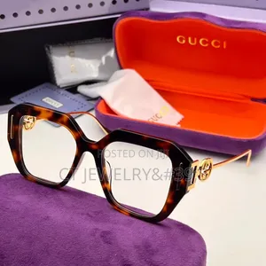 Luxury GUCCI Frame Shade for the Fashionable Ladies