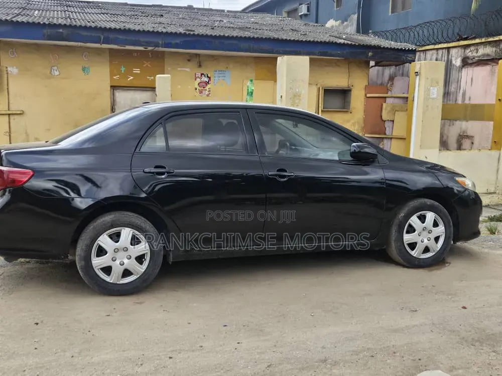 Toyota Corolla 2010 Black