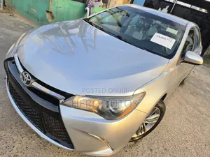Toyota Camry SE 4dr Sedan (2.5L 4cyl 6A) 2015 Silver
