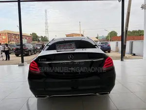Mercedes-Benz C300 2015 Black