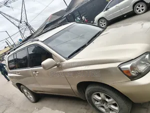 Toyota Highlander 2005 Gold