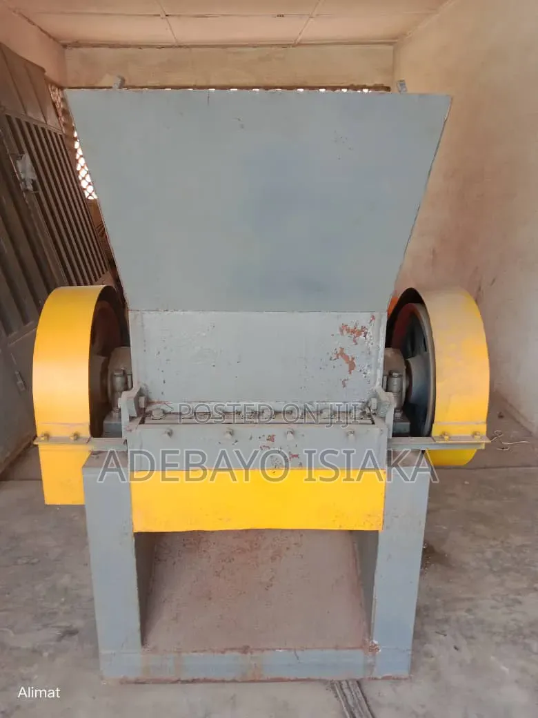 Plastic Cutting Machine