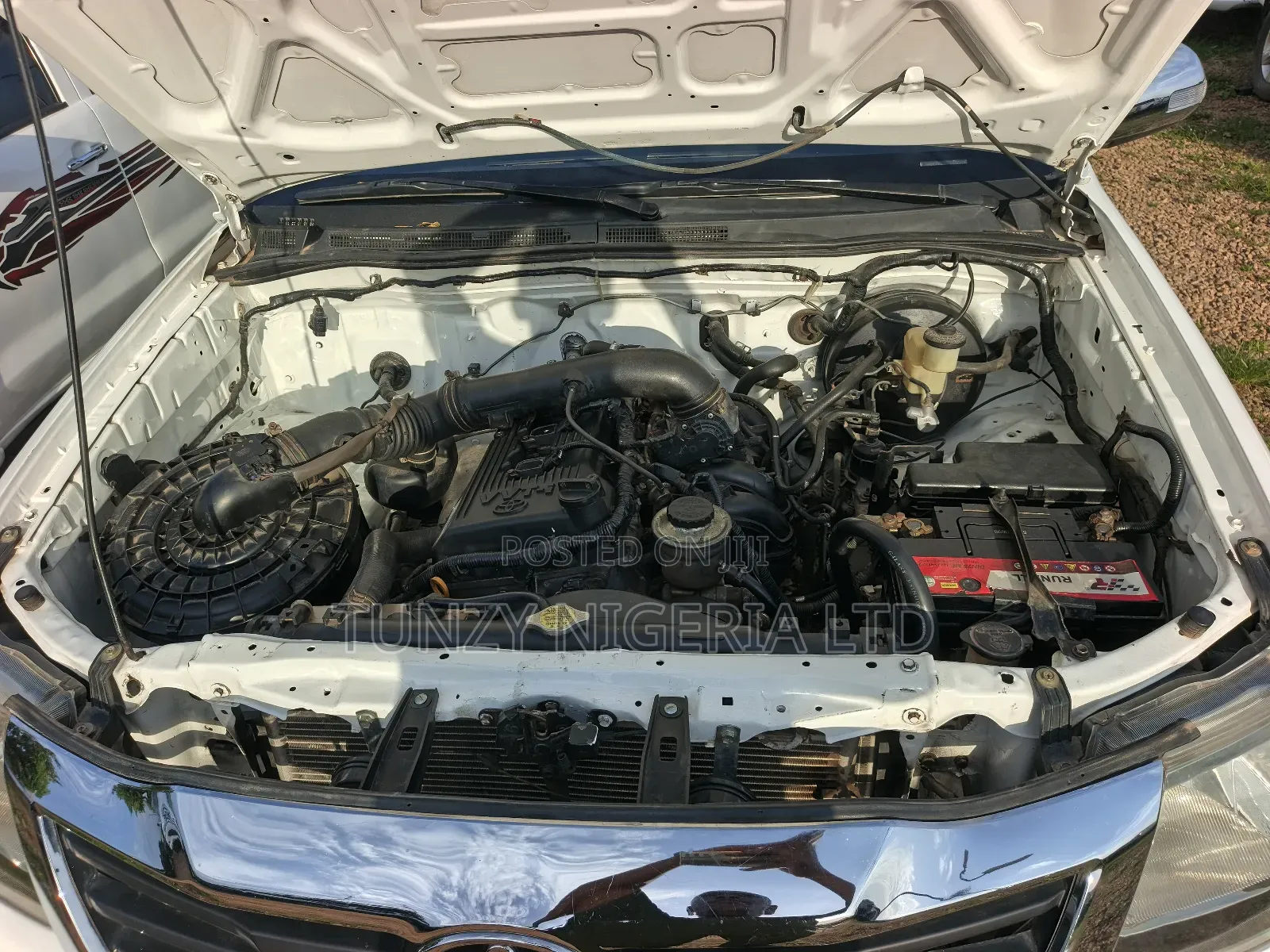 Toyota Hilux 2012 White
