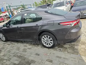 Toyota Camry 2020 Brown