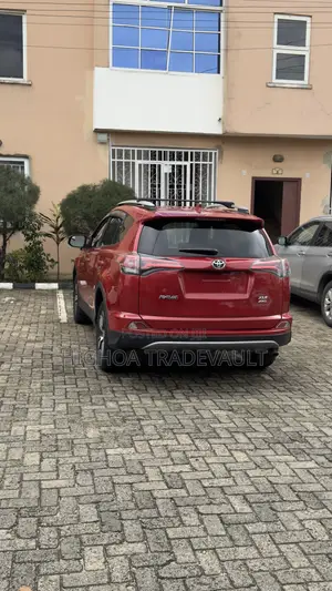 Toyota RAV4 XLE AWD (2.5L 4cyl 6A) 2017 Red