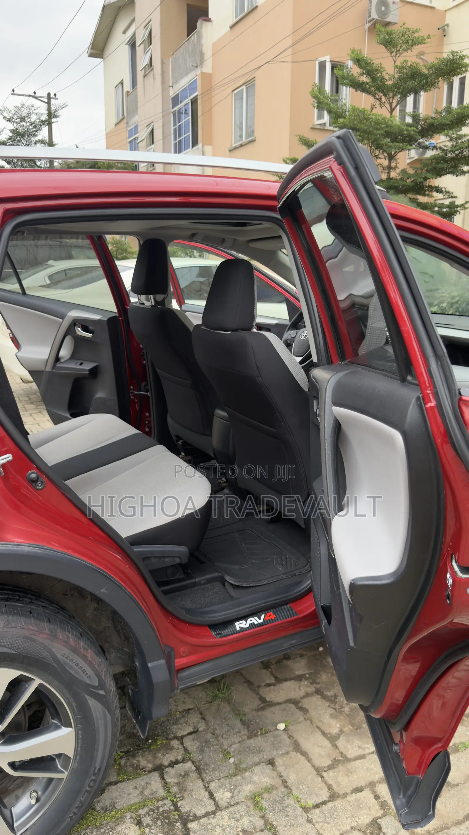 Toyota RAV4 XLE AWD (2.5L 4cyl 6A) 2017 Red