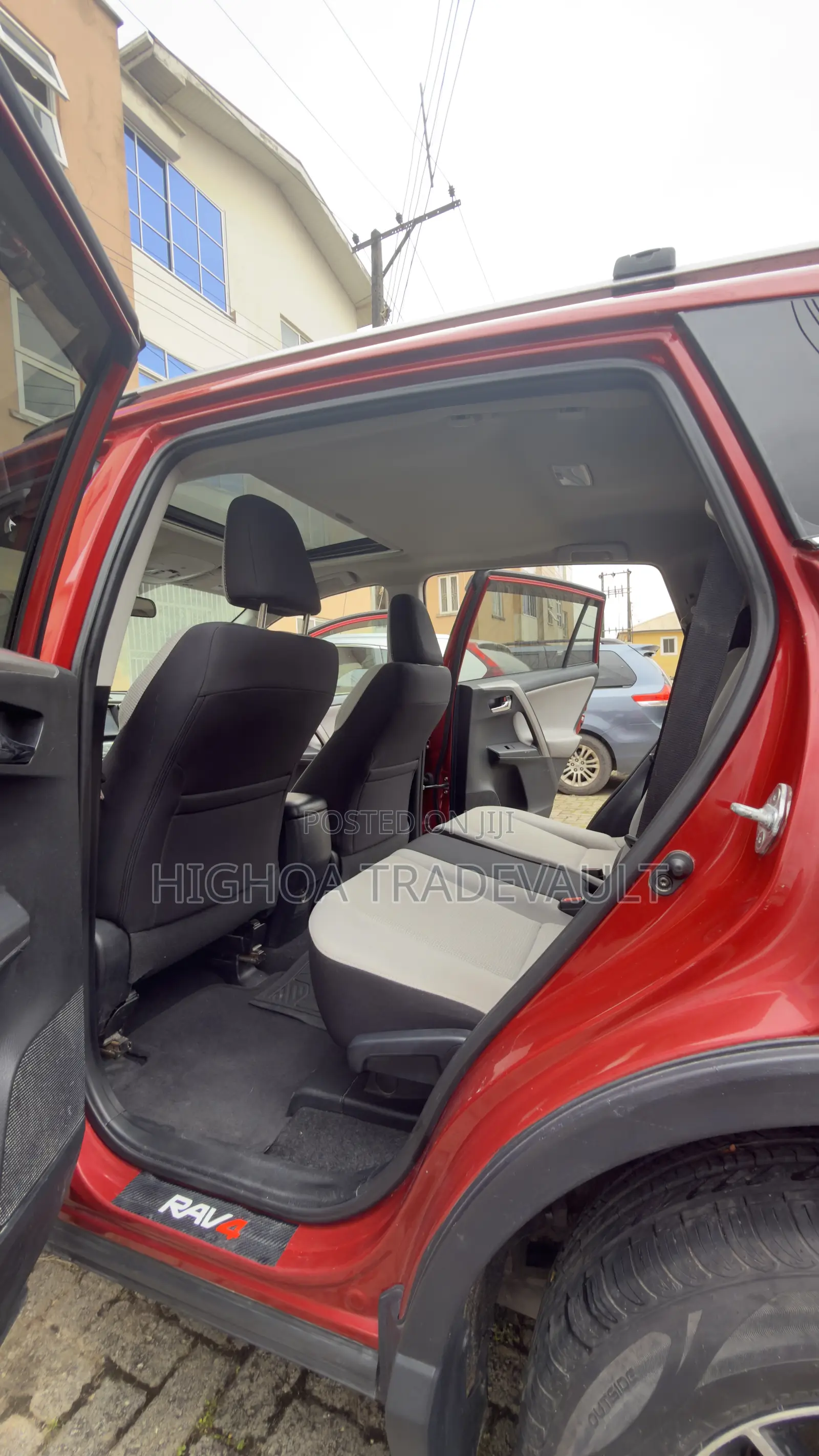 Toyota RAV4 XLE AWD (2.5L 4cyl 6A) 2017 Red