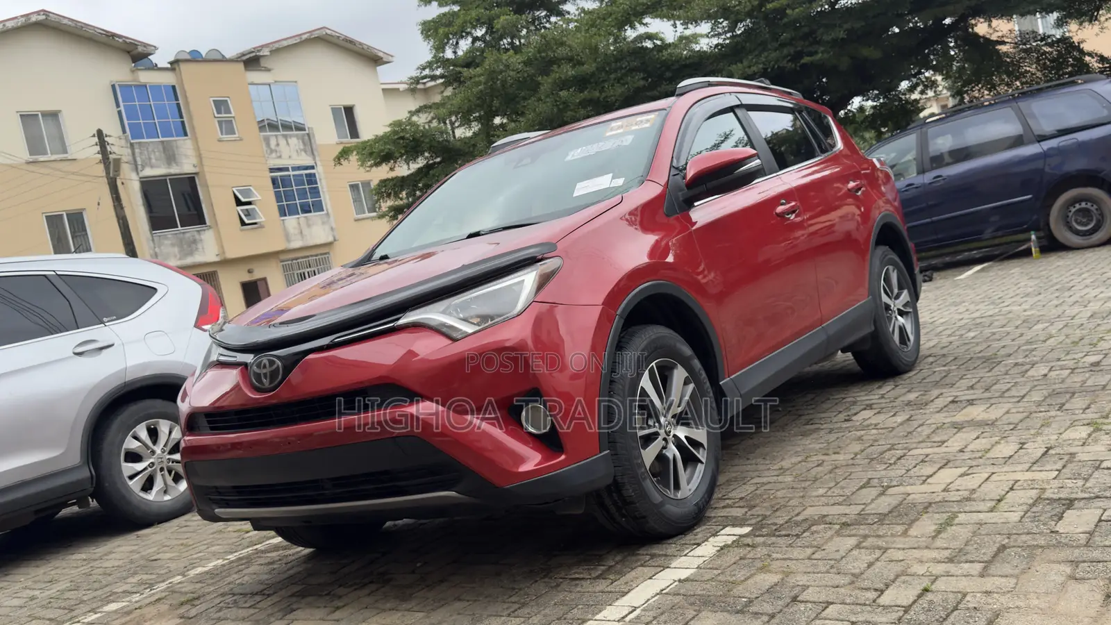 Toyota RAV4 XLE AWD (2.5L 4cyl 6A) 2017 Red