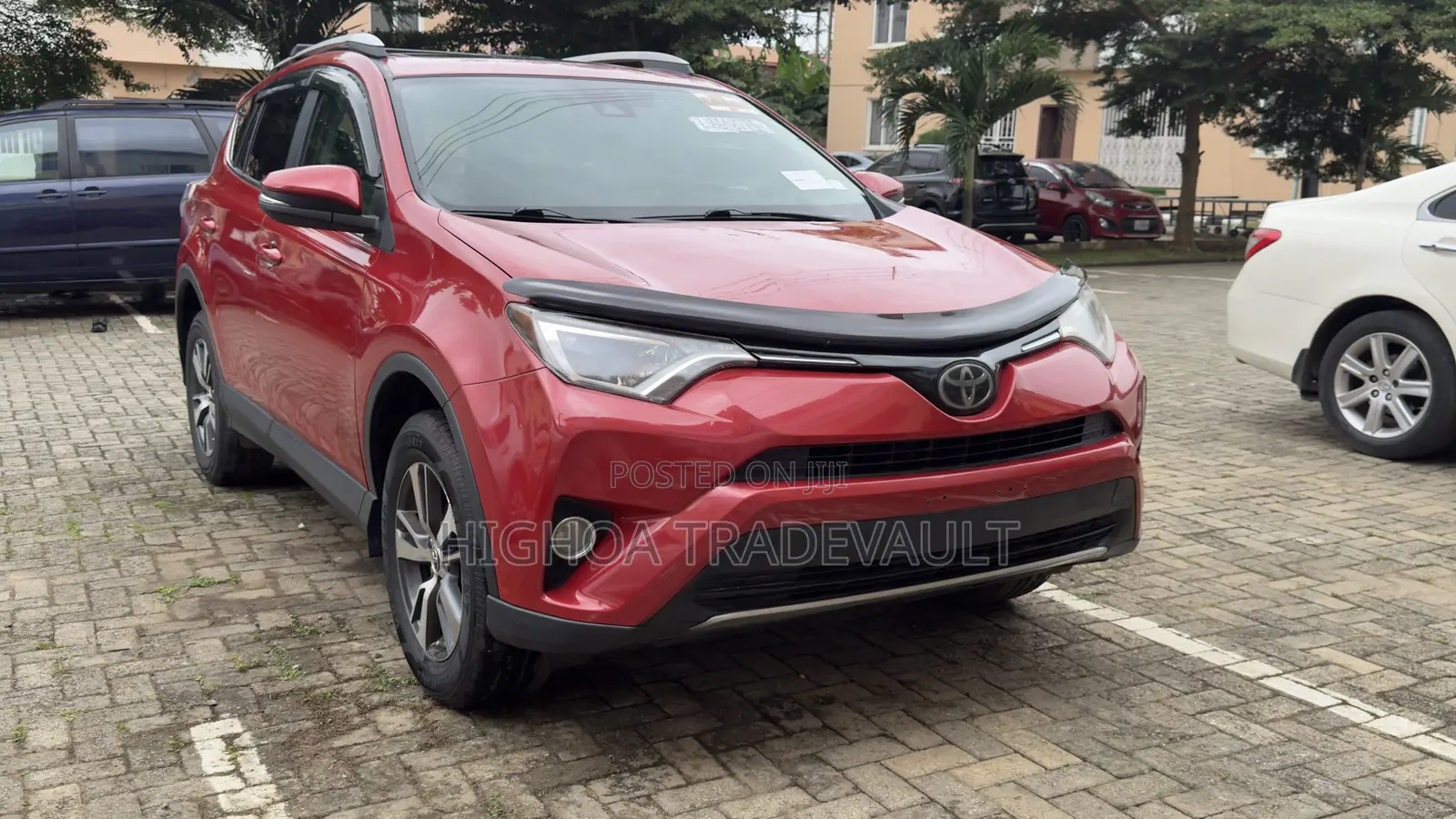 Toyota RAV4 XLE AWD (2.5L 4cyl 6A) 2017 Red