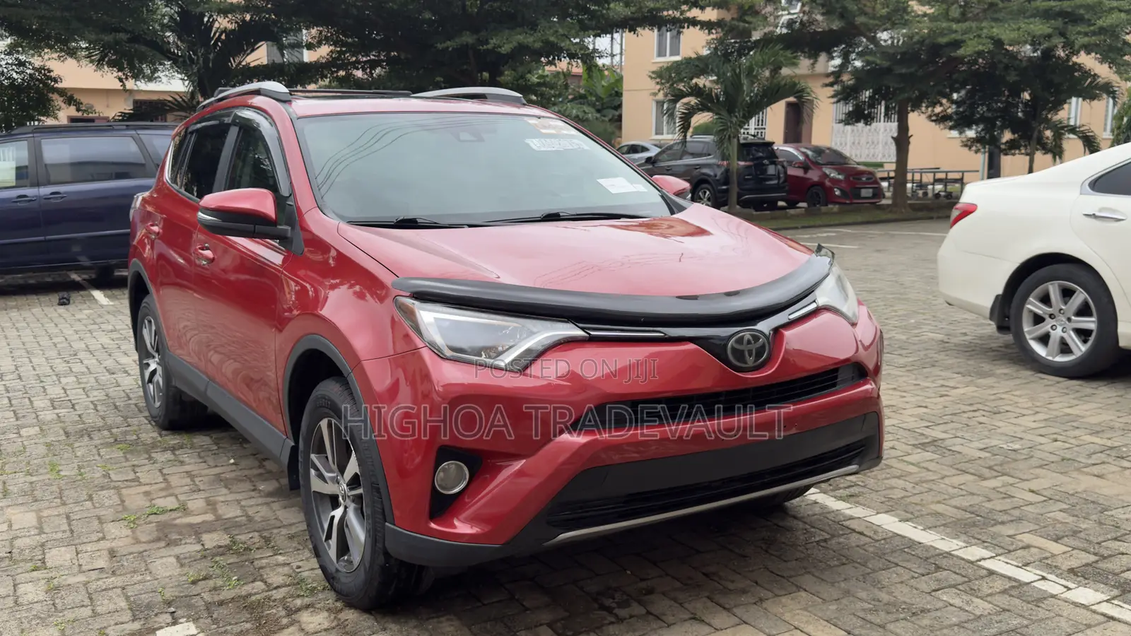 Toyota RAV4 XLE AWD (2.5L 4cyl 6A) 2017 Red