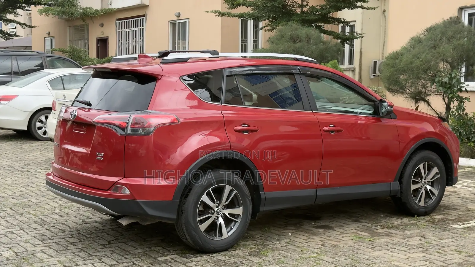 Toyota RAV4 XLE AWD (2.5L 4cyl 6A) 2017 Red